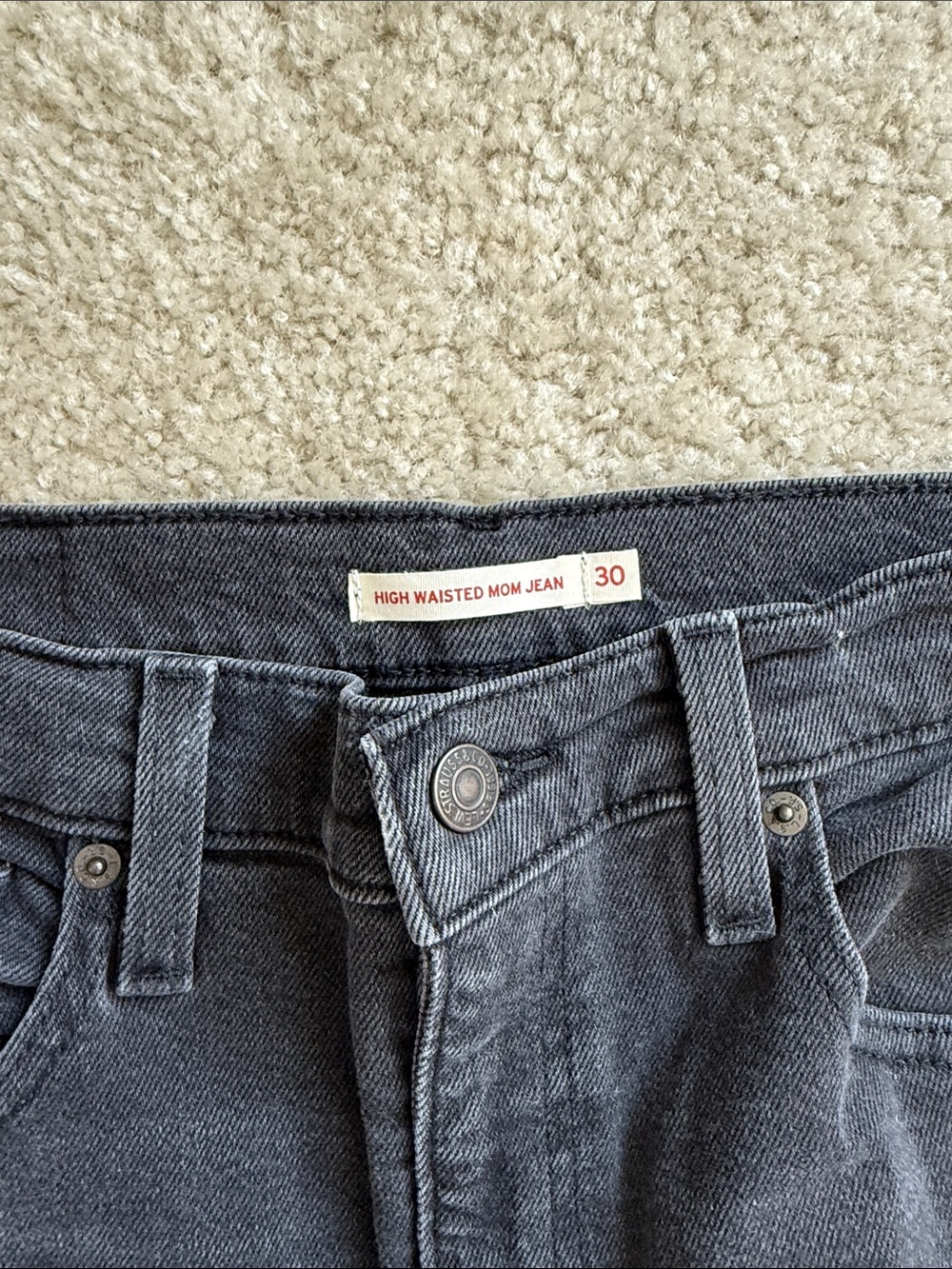 Levi's High Waisted Black Mom Jeans
Size 30 - Picture 3 of 3